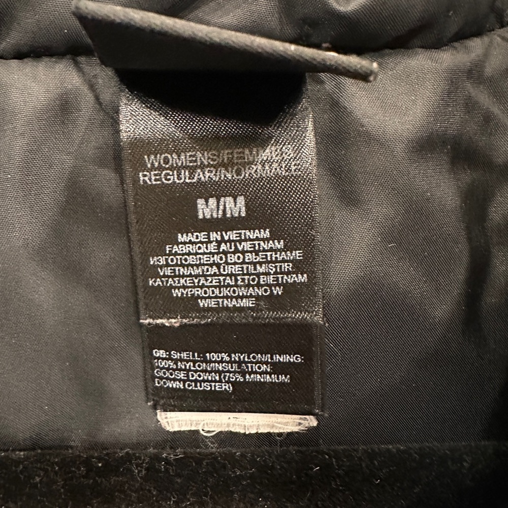 The North Face Women's 550 Diamond Puffer Black Jacket - Picture 6 of 7